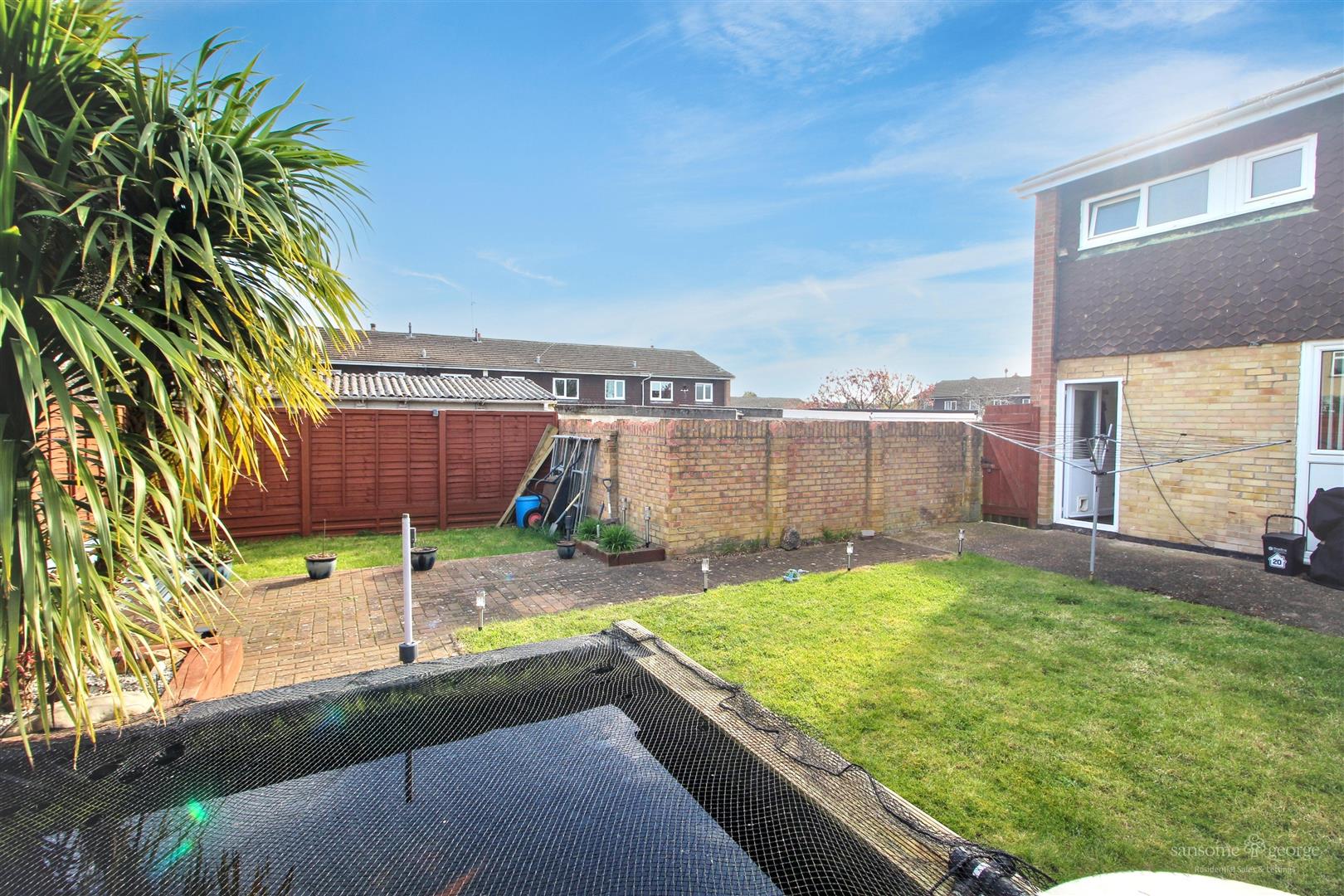 Bran Close, Tilehurst, Reading